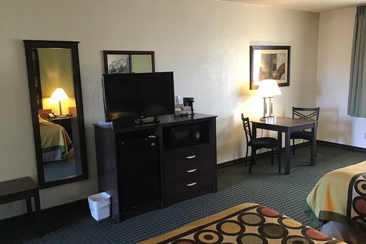 Super 8 by Wyndham Wendover