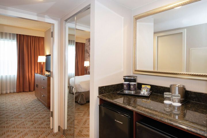 Room 27 of 67
