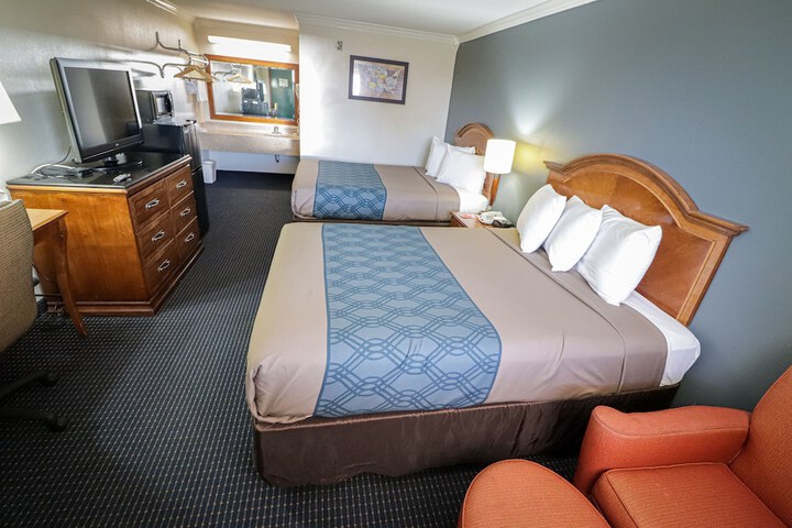 Room 22 of 38