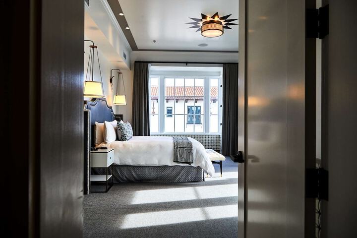 Room 21 of 106