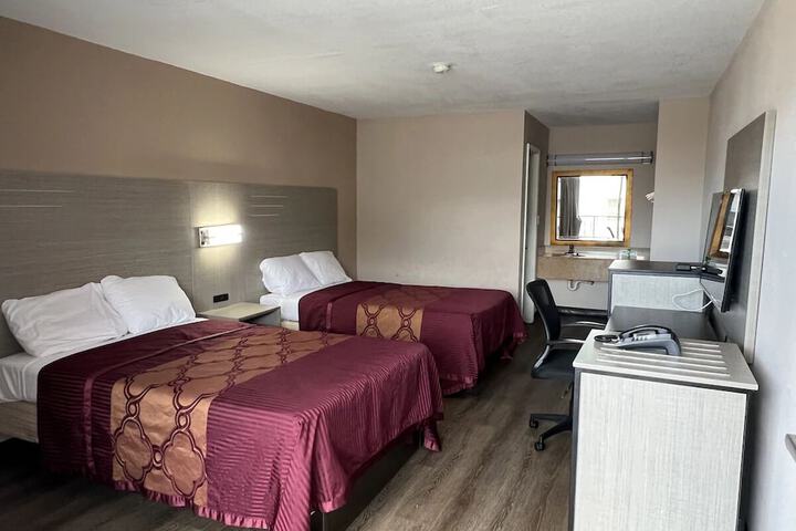 Room 8 of 15