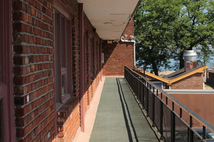 Tides Motor Inn at Stehli Beach