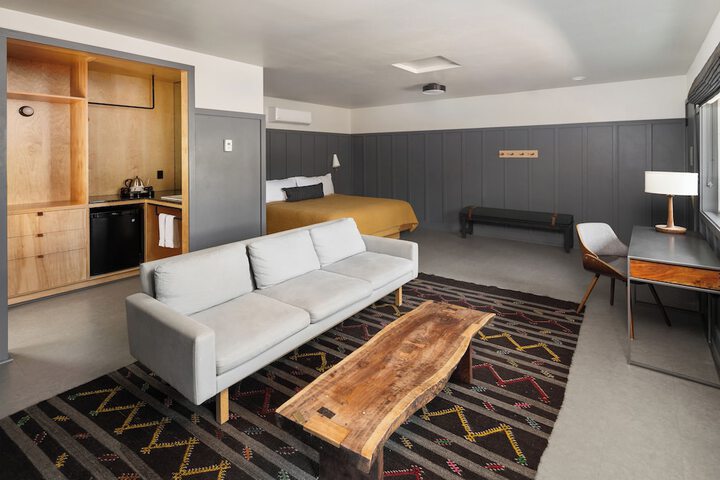 Room 82 of 119