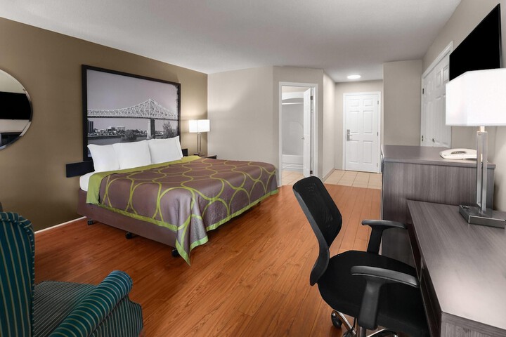 Super 8 by Wyndham Gananoque / Country Squire Resort
