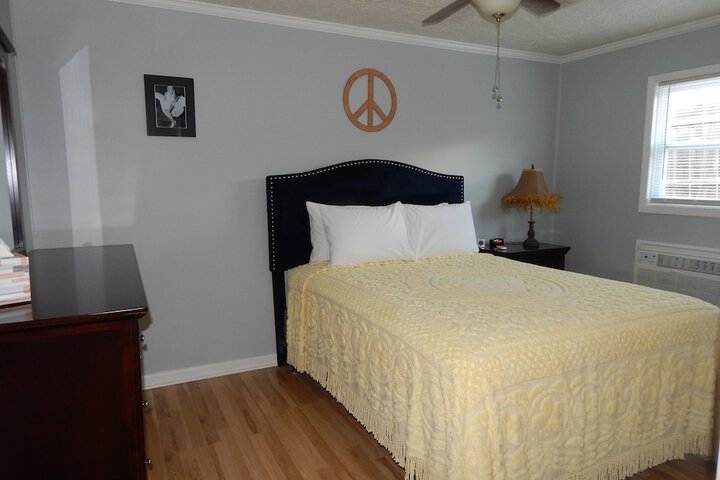 Room 36 of 114