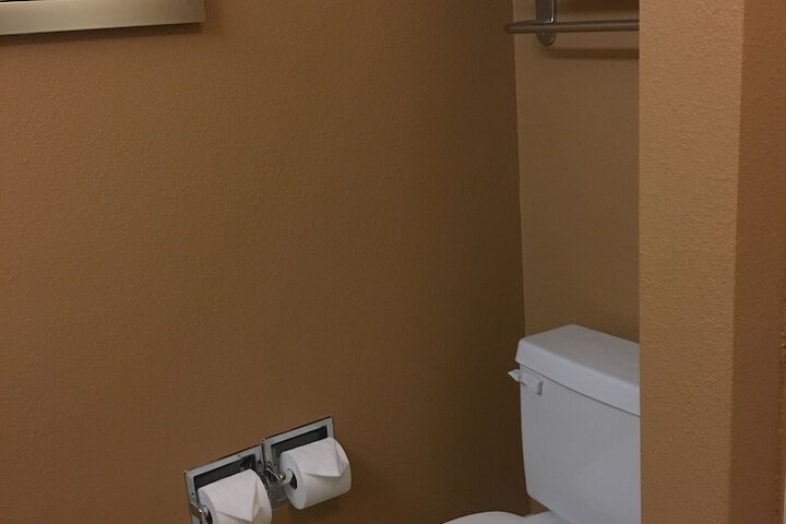 Room 62 of 76