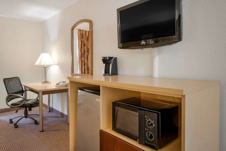 Room 20 of 33
