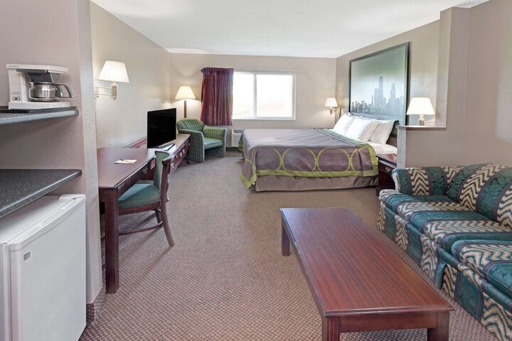Super 8 by Wyndham Chicago OHare Airport