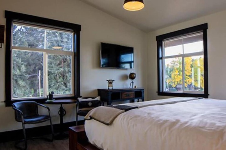 Room 12 of 28