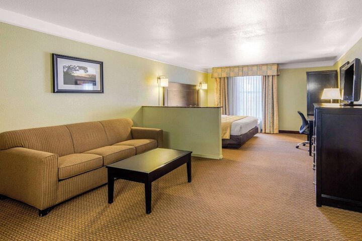 Room 32 of 88