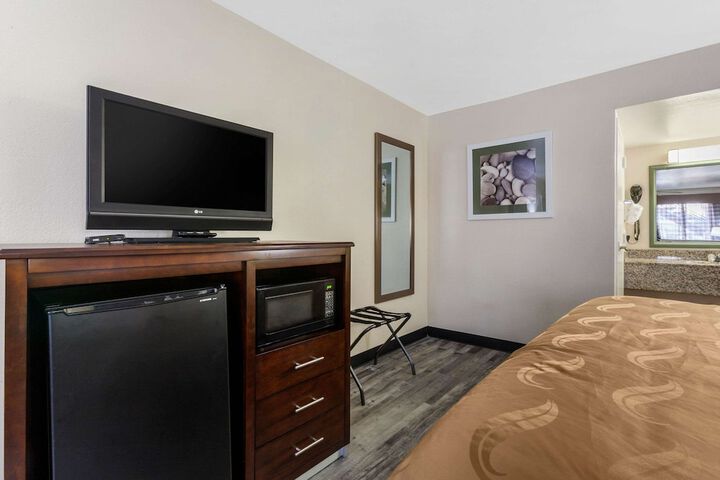 Room 14 of 38