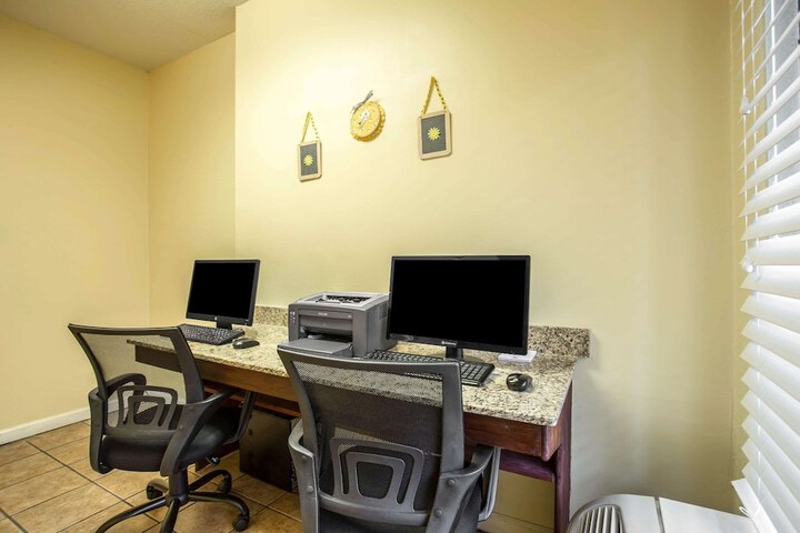 Business Center 49 of 49