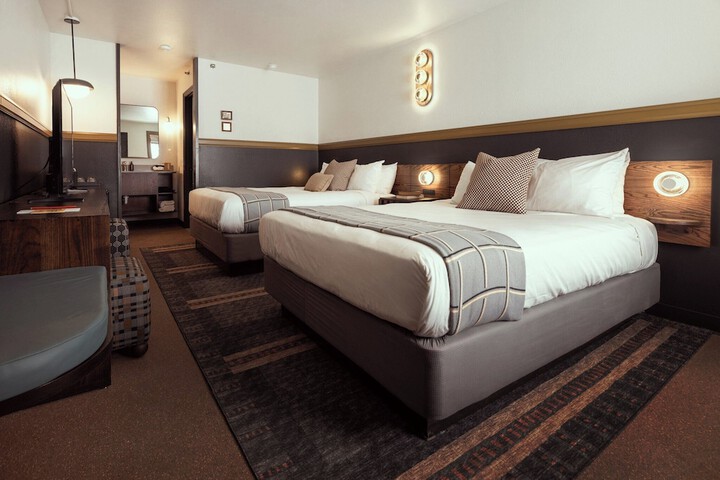 Room 42 of 71