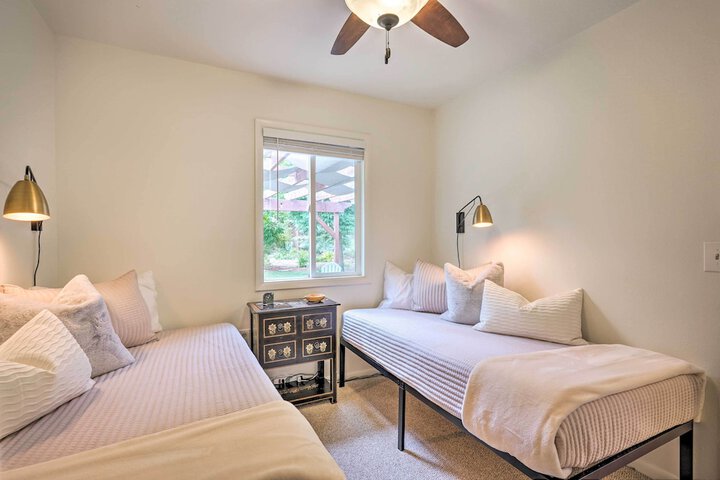 Cañon City Casa w / Spacious Private Yard!