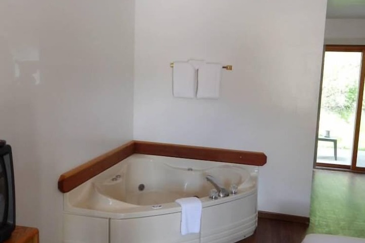 Hot Tub 58 of 66
