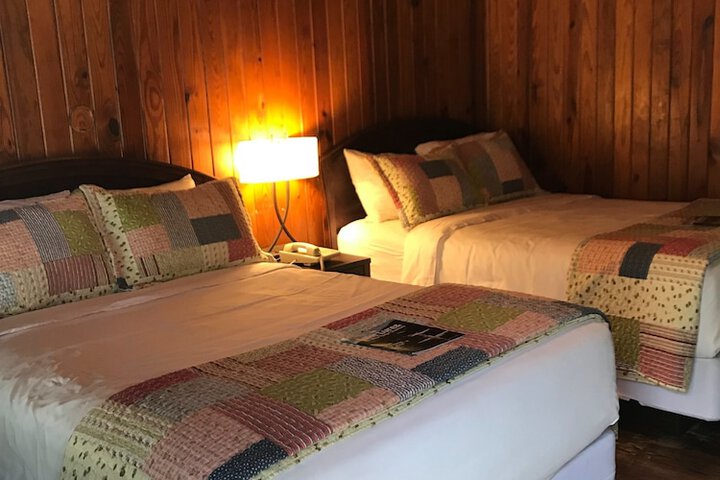 The Riverside Lodge at Chimney Rock