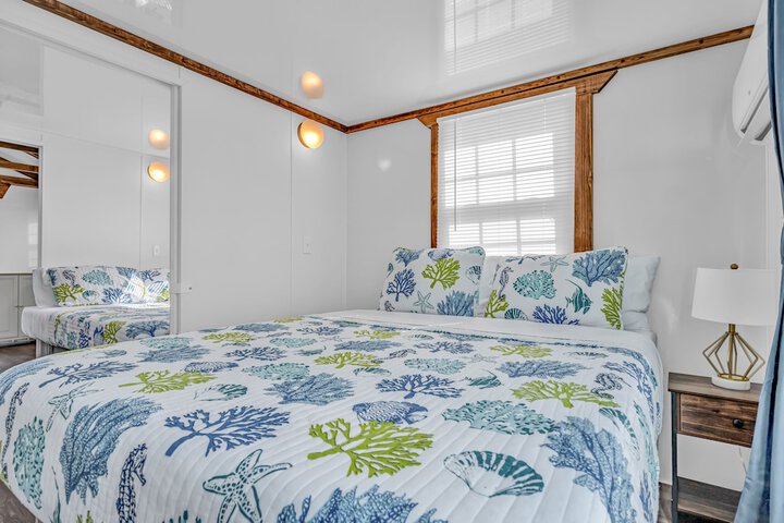 Room 10 of 20