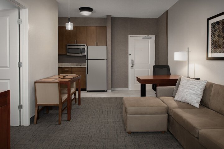 Room 11 of 38