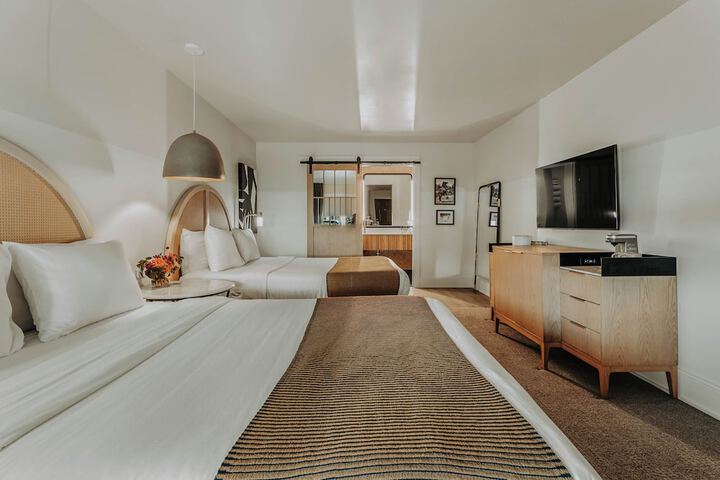 Room 26 of 37