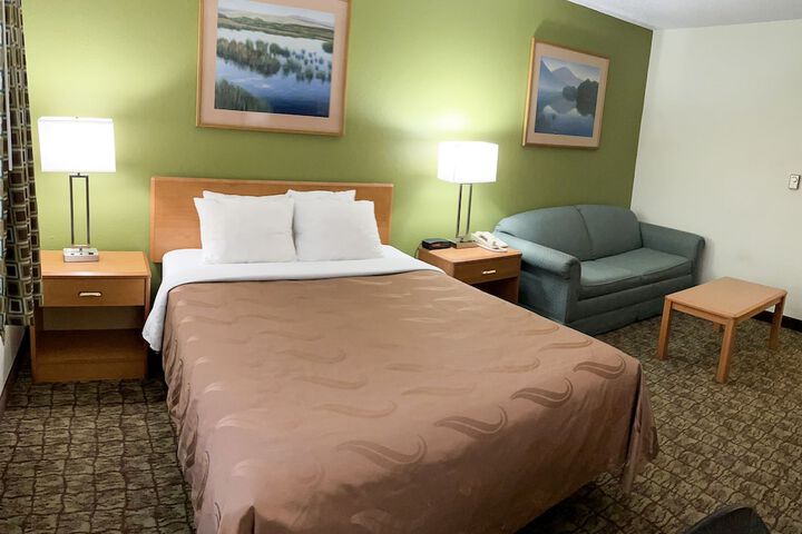 Hudson Inn & Suites