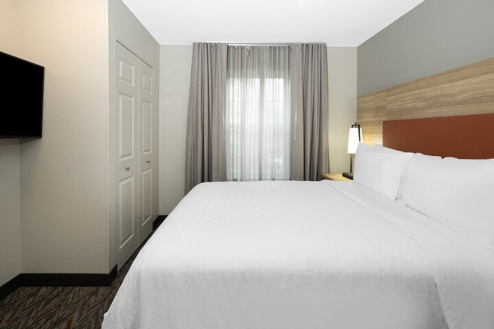 Room 18 of 25