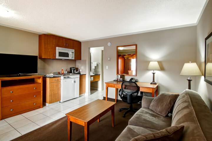 Room 16 of 40