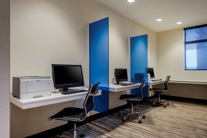 Business Center 32 of 32