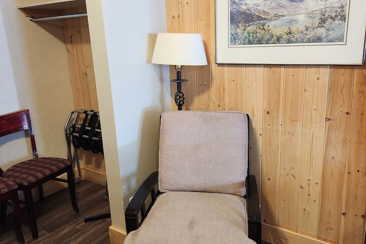 Aspen Village Inn