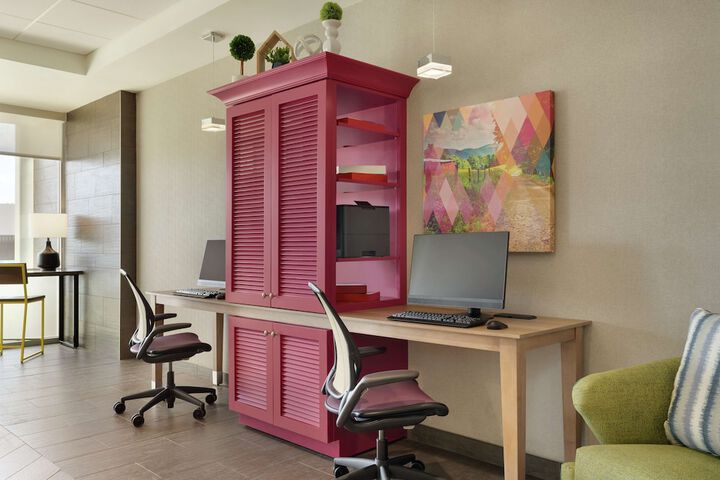 Business Center 39 of 39