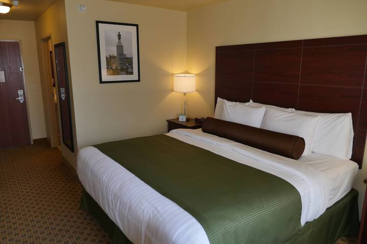 Cobblestone Inn & Suites - Winterset IA