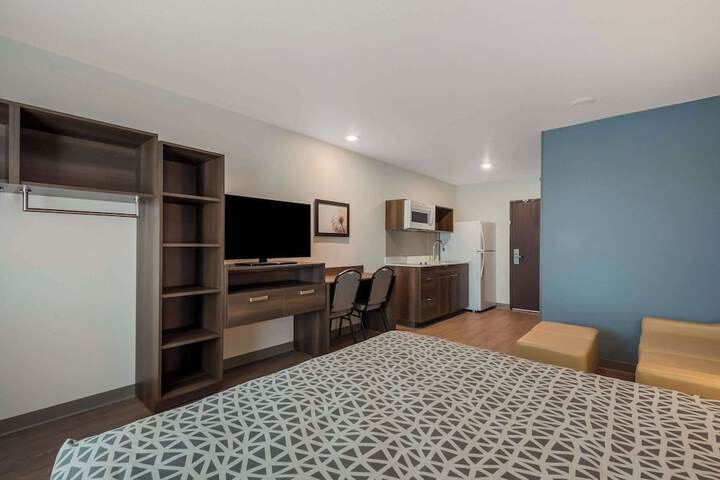 Room 16 of 32