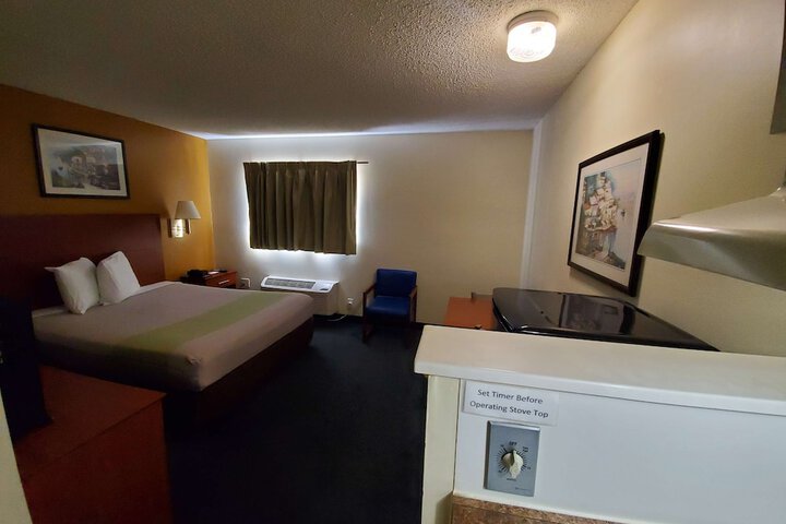 Room 16 of 25