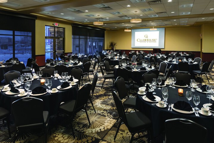 Ballroom/Hall 36 of 39
