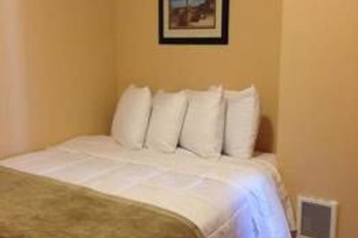 Orca Inn Suites