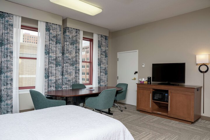 Room 16 of 62