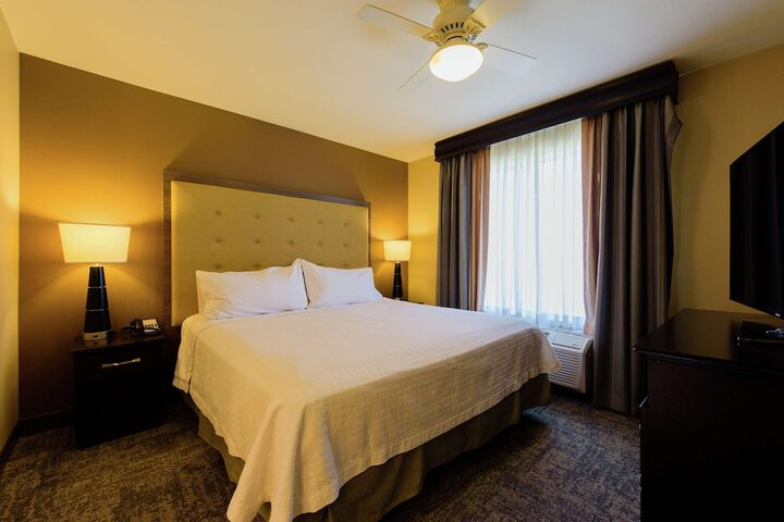 Room 14 of 38