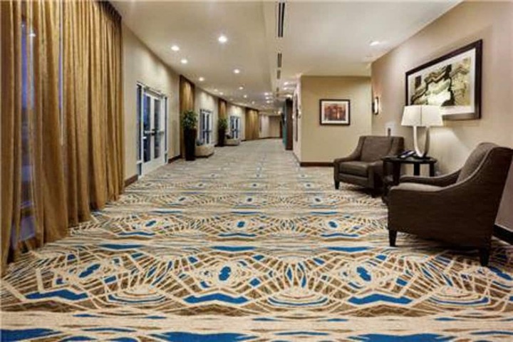 Ballroom/Hall 36 of 38