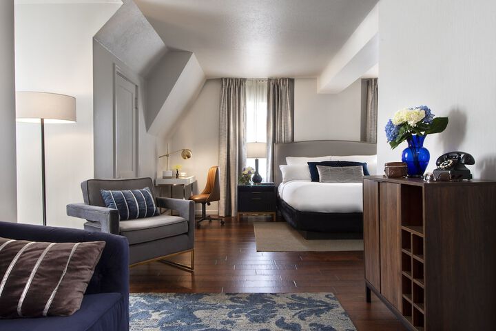 Room 21 of 27