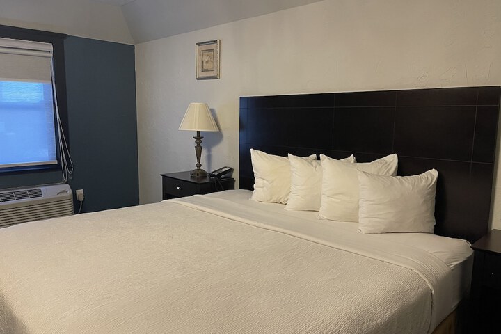 Room 26 of 105