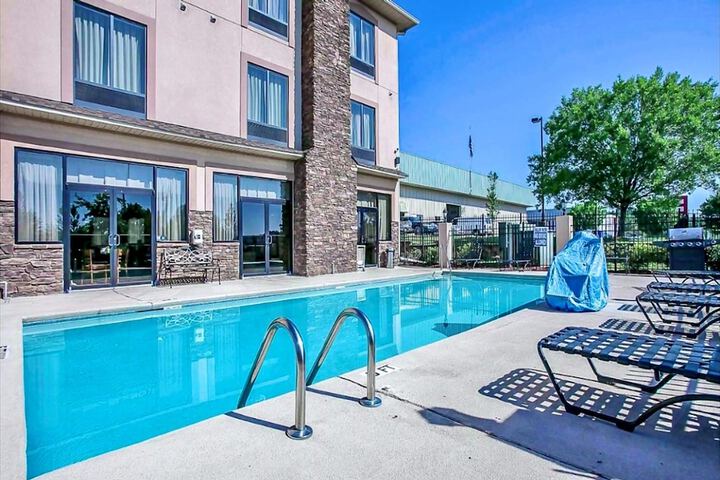 Pool 2 of 24