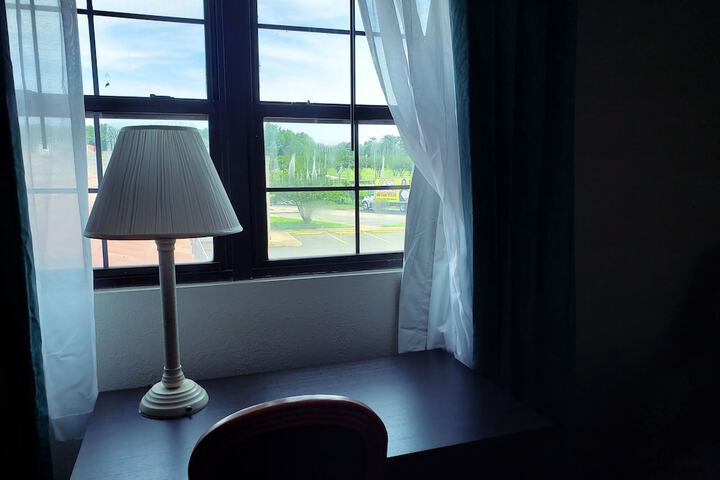 Room 27 of 46