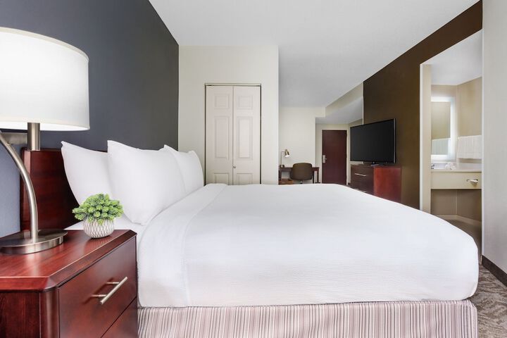 Room 21 of 38