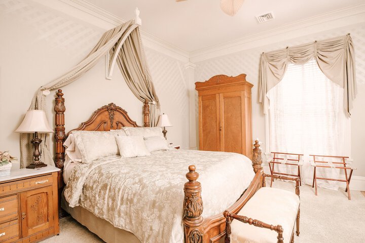 Room 26 of 132