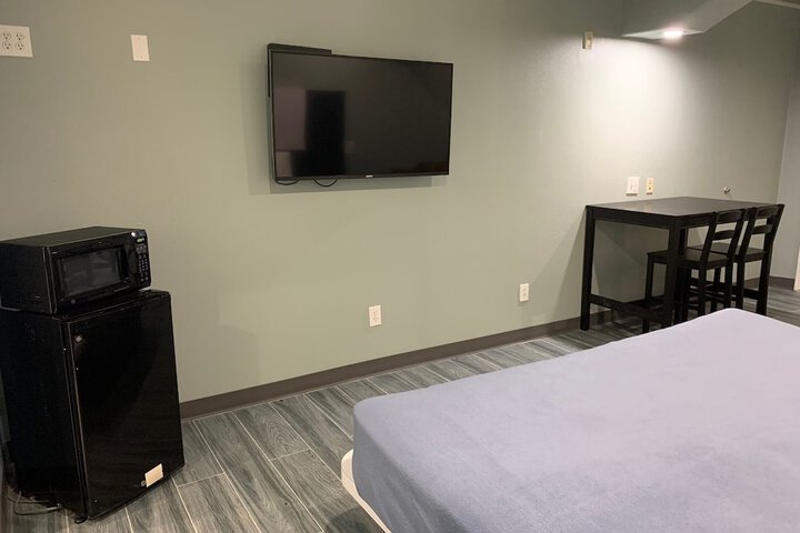 Room 32 of 35