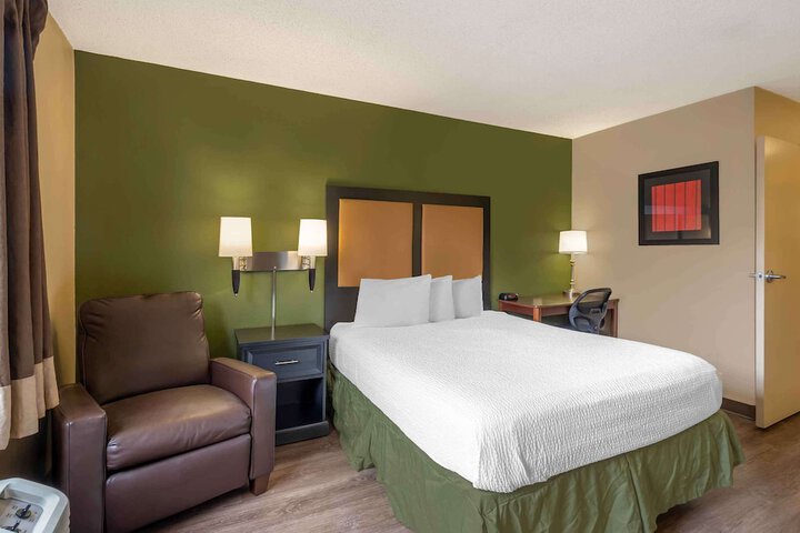 Room 21 of 38