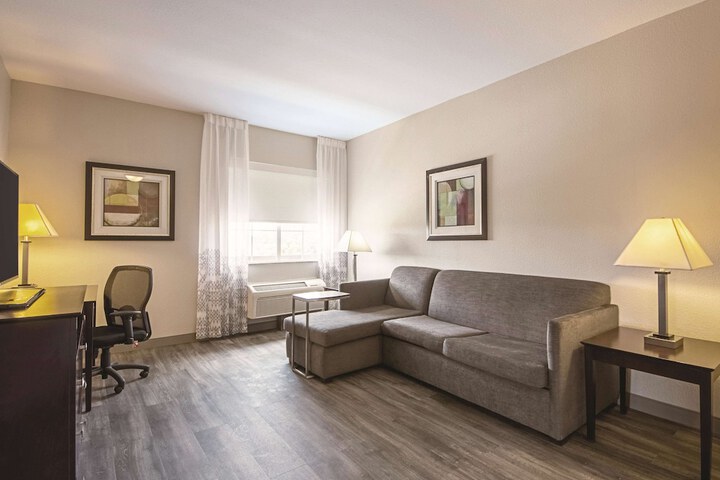 La Quinta Inn & Suites by Wyndham McKinney