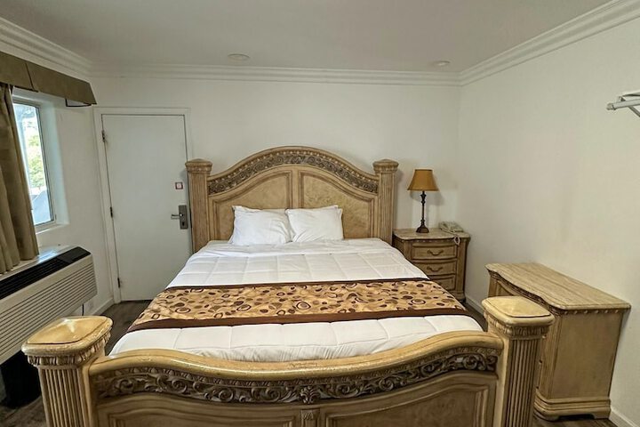 Room 36 of 65