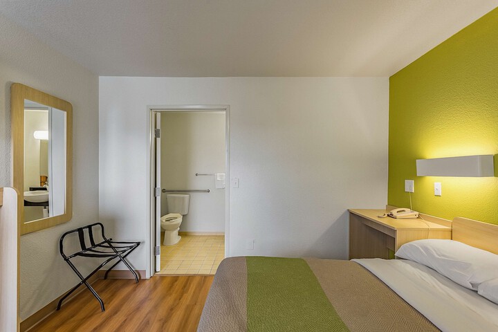 Room 15 of 29
