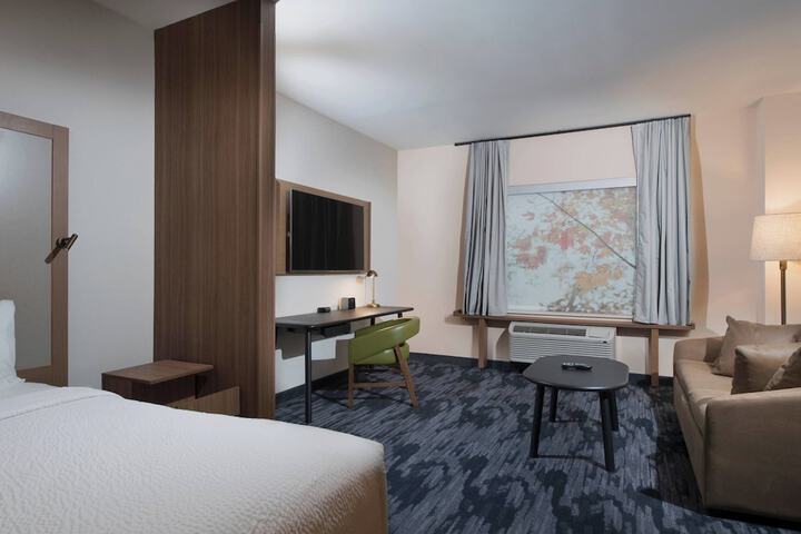 Room 15 of 25