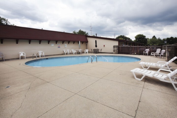 Pool 6 of 30